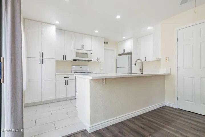 9 Kitchen Counter