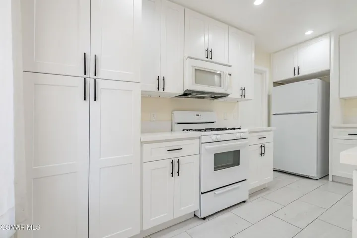 11 Kitchen