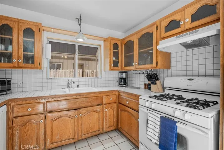 6285 Conifer, Wrightwood, California 92397