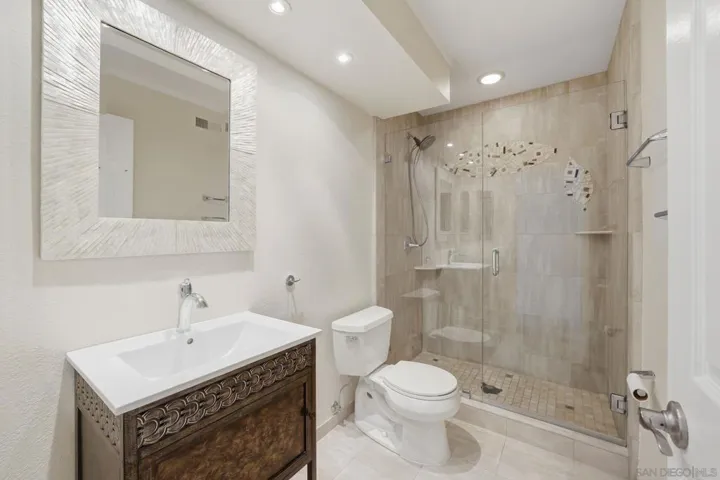 957 Firtree Pl., Carlsbad, California 92011