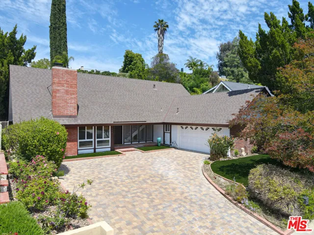 Clean and sharp curb appeal wi