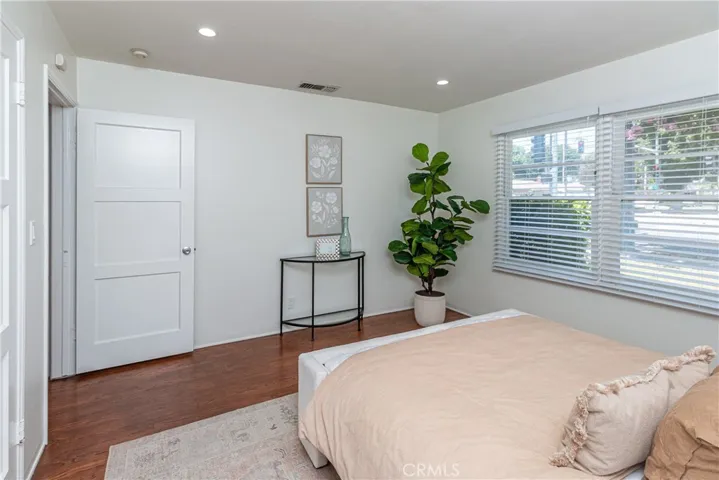240 N Keystone, Burbank, California 91506