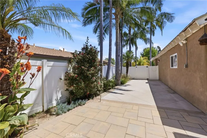 27151 El Retiro, Mission Viejo, California 92692
