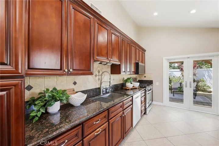 27151 El Retiro, Mission Viejo, California 92692