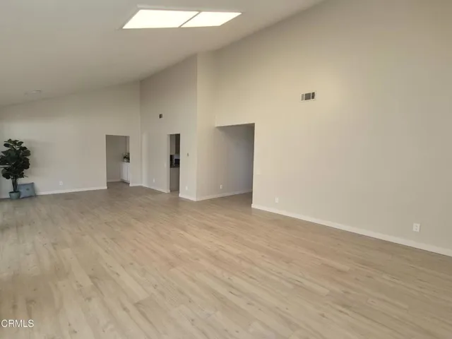 42224 Village 42 Camarillo WeSellLeisure