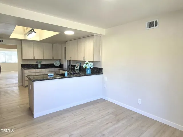 42224 Village 42 Camarillo WeSellLeisure