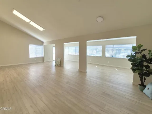 42224 Village 42 Camarillo WeSellLeisure