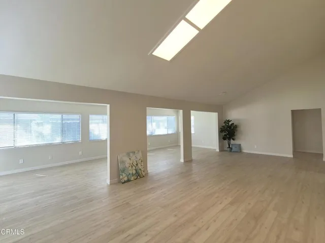 42224 Village 42 Camarillo WeSellLeisure