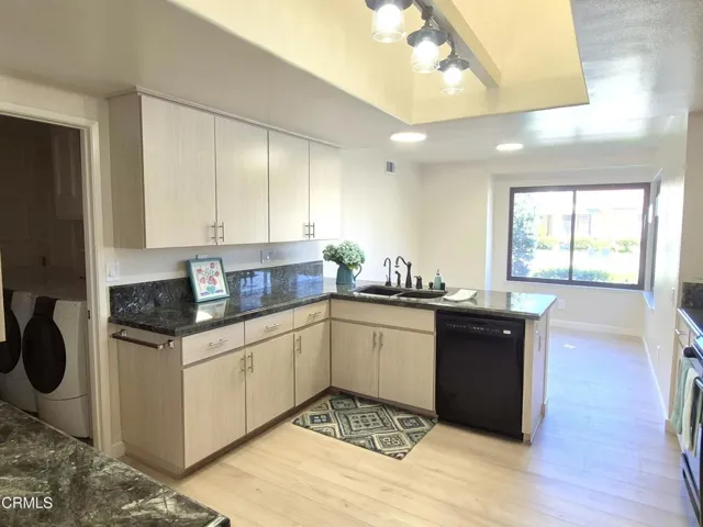 42224 Village 42 Camarillo WeSellLeisure