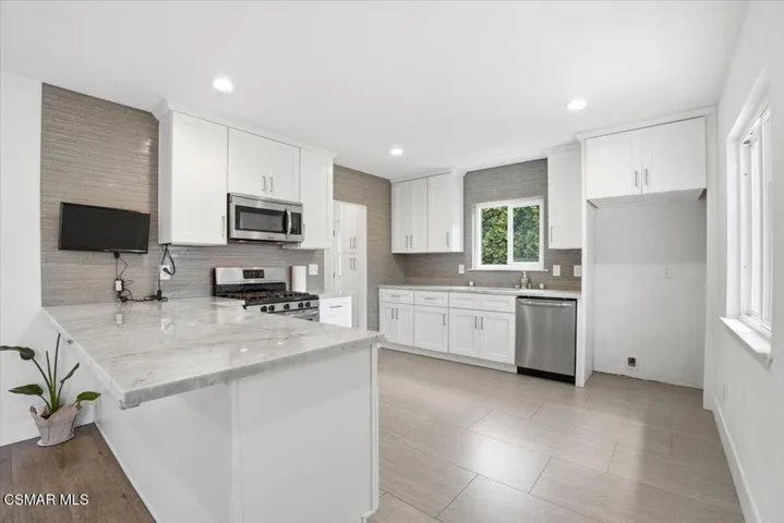 Kitchen; Breakfast Bar