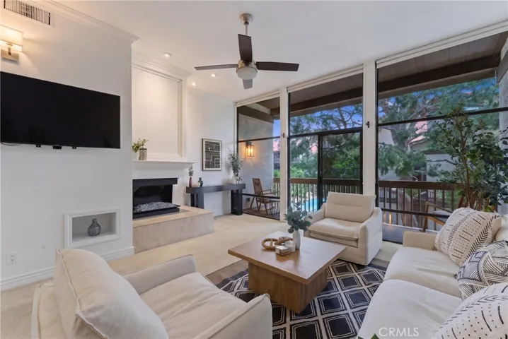 8208 Marina Pacifica N, Long Beach, California 90803