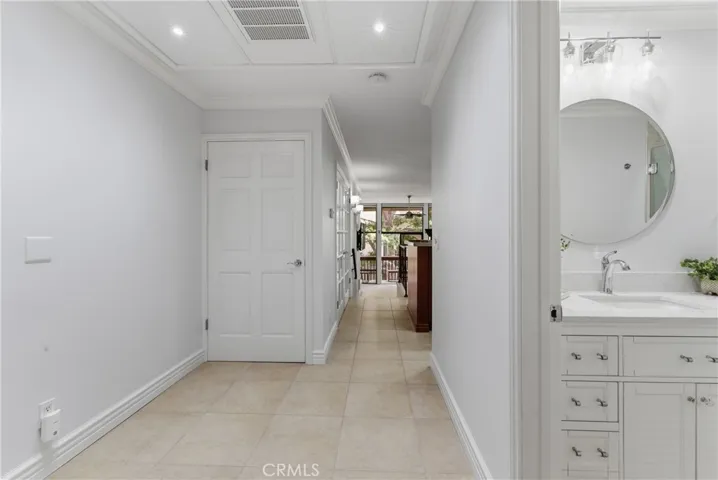 8208 Marina Pacifica N, Long Beach, California 90803