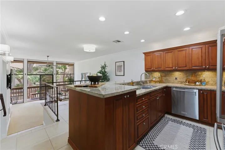8208 Marina Pacifica N, Long Beach, California 90803