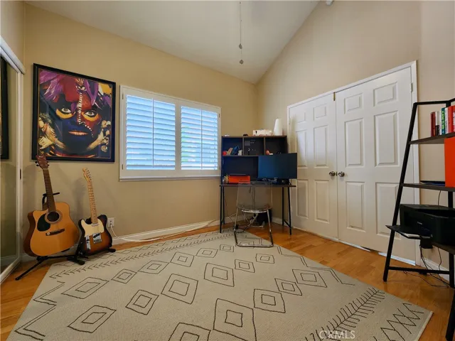 4th Bedroom (Entrance from hallway and Primary)