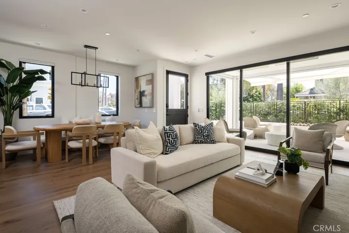 419 Goldenrod Avenue, Corona Del Mar, California 92625