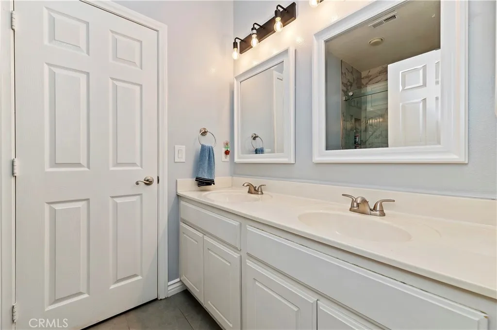 jack and Jill bathroom
