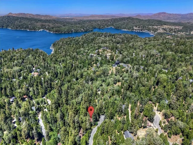 400 Merrimack Drive, Lake Arrowhead, California 92352