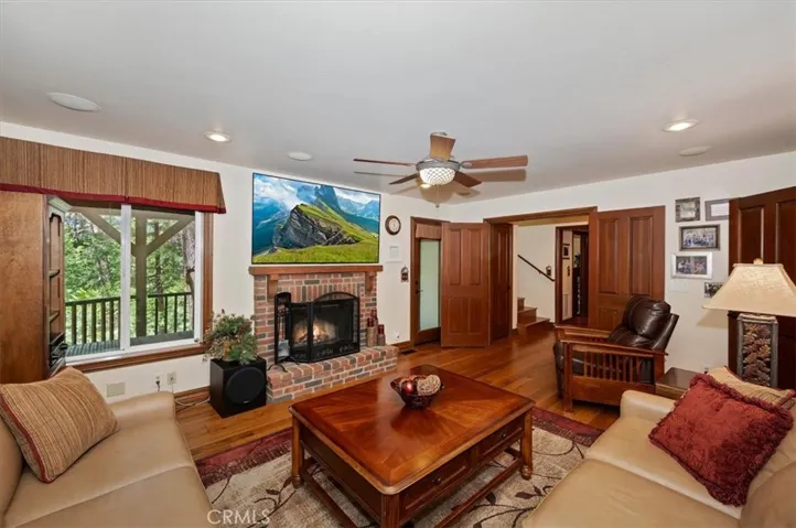 400 Merrimack Drive, Lake Arrowhead, California 92352