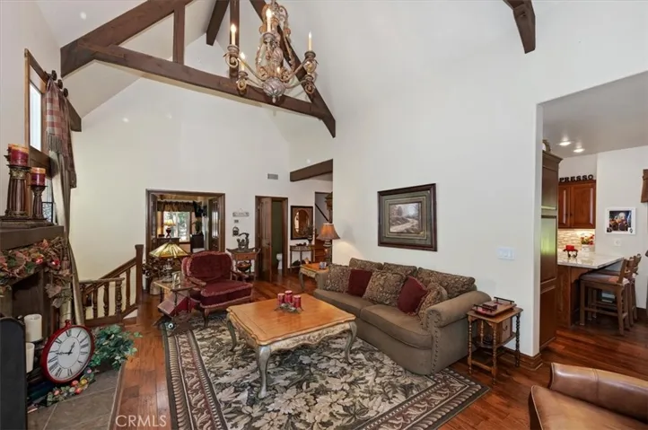 400 Merrimack Drive, Lake Arrowhead, California 92352
