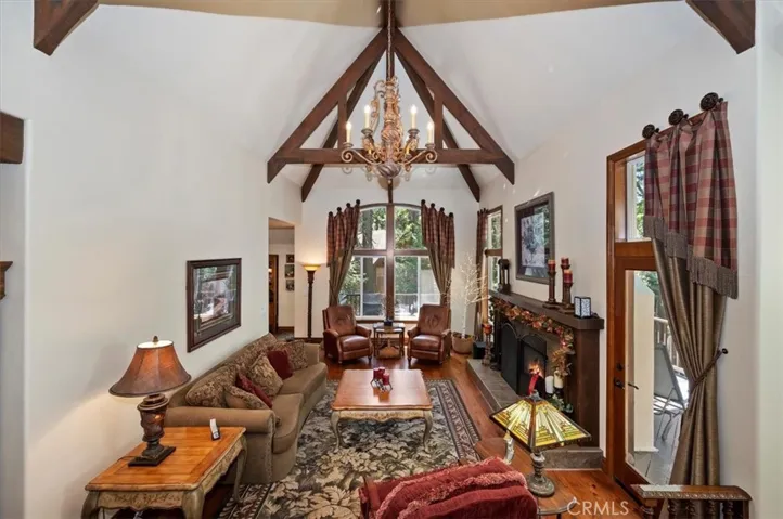 400 Merrimack Drive, Lake Arrowhead, California 92352
