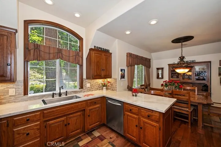 400 Merrimack Drive, Lake Arrowhead, California 92352