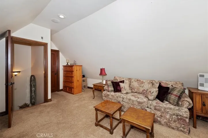 400 Merrimack Drive, Lake Arrowhead, California 92352