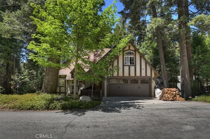 400 Merrimack Drive, Lake Arrowhead, California 92352