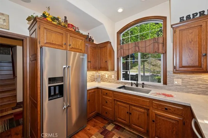 400 Merrimack Drive, Lake Arrowhead, California 92352
