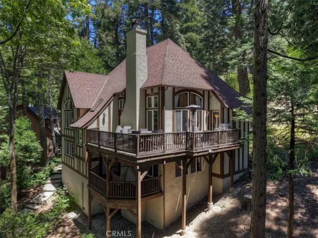400 Merrimack Drive, Lake Arrowhead, California 92352