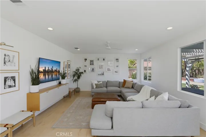 4241 Stonebriar, Corona, California 92883