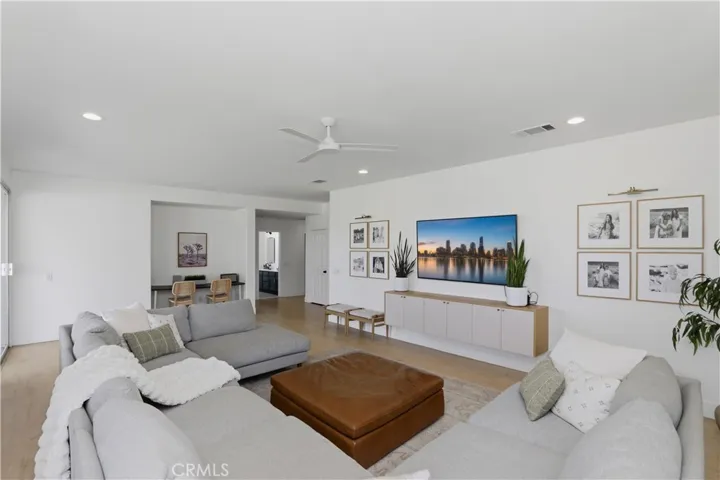 4241 Stonebriar, Corona, California 92883