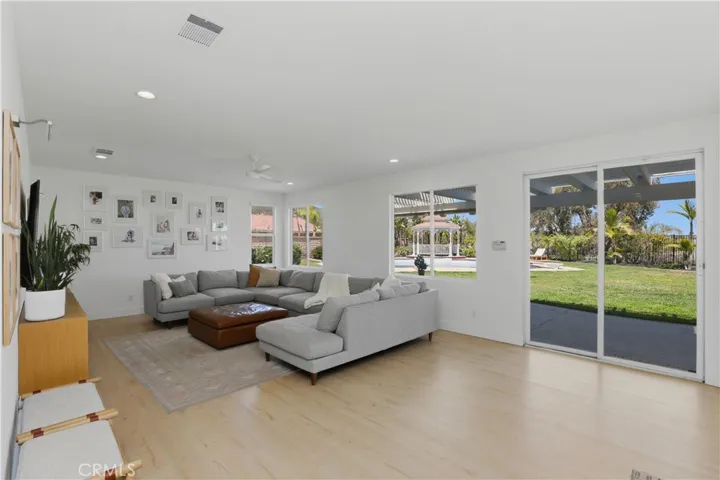 4241 Stonebriar, Corona, California 92883