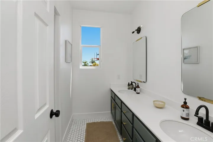 4241 Stonebriar, Corona, California 92883