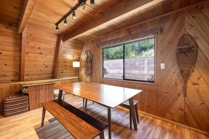 Dining room-