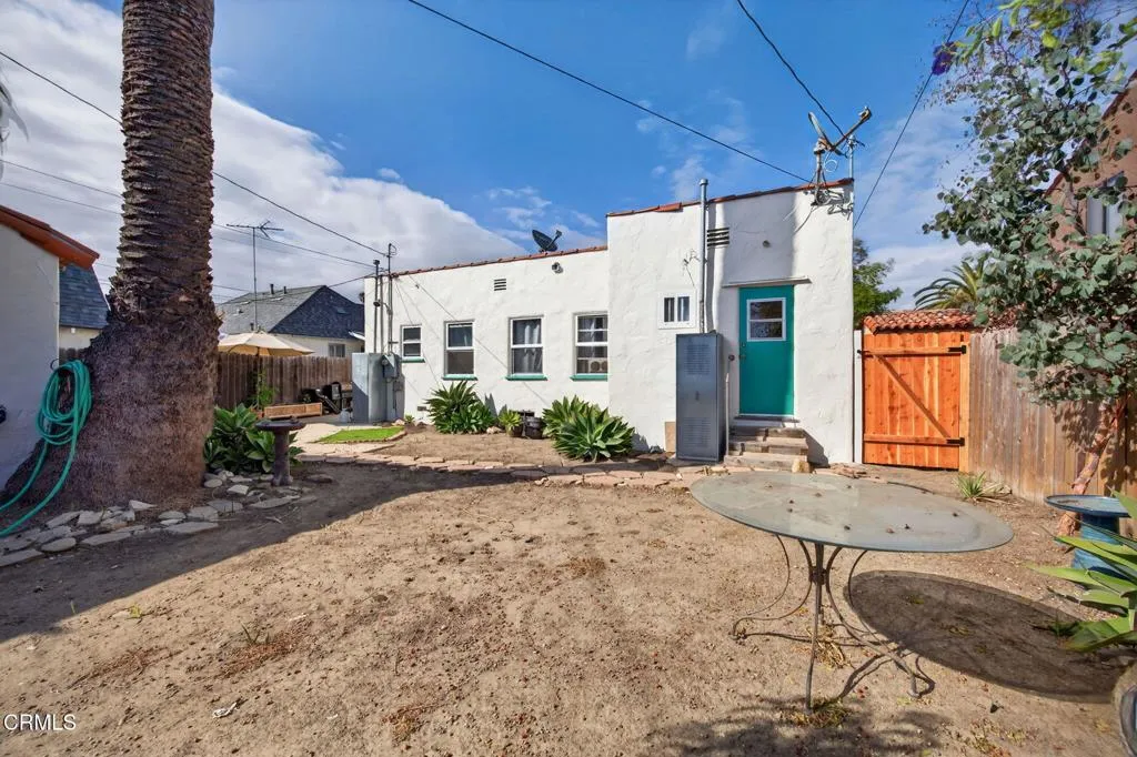 31-web-or-mls-Upmarketmedia_2102Cha-091