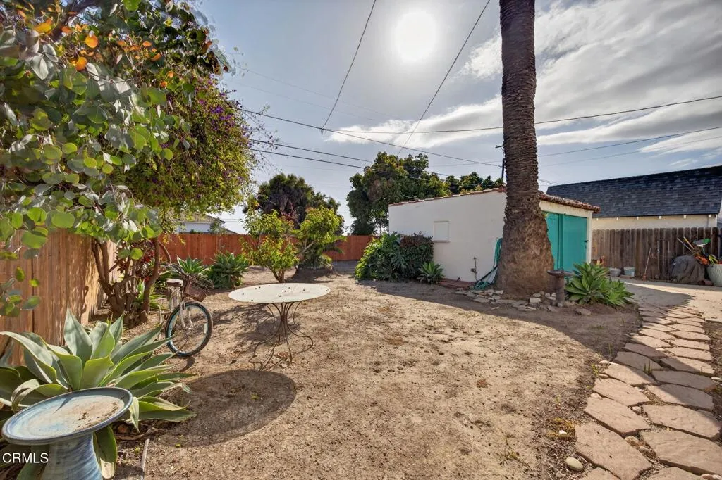 30-web-or-mls-Upmarketmedia_2102Cha-088