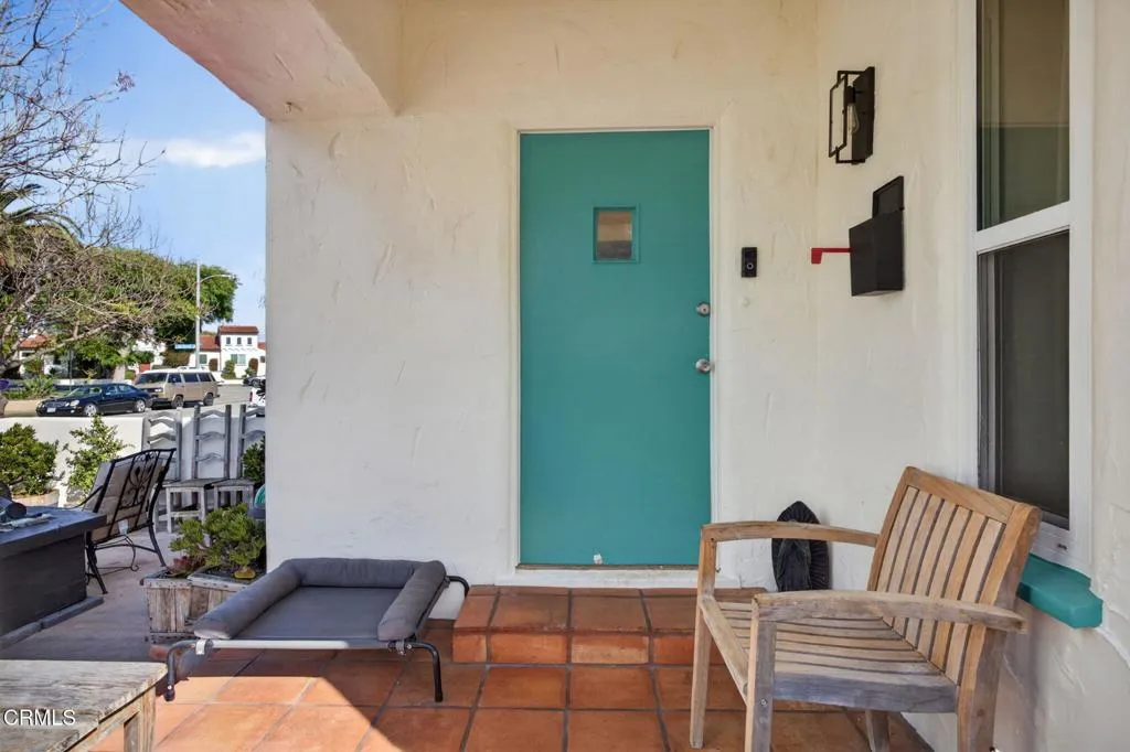 8-web-or-mls-Upmarketmedia_2102Cha-017