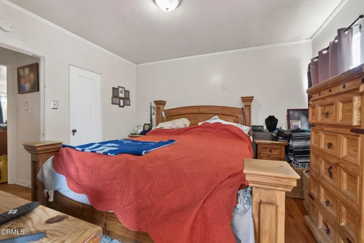 16-web-or-mls-Upmarketmedia_2102Cha-040