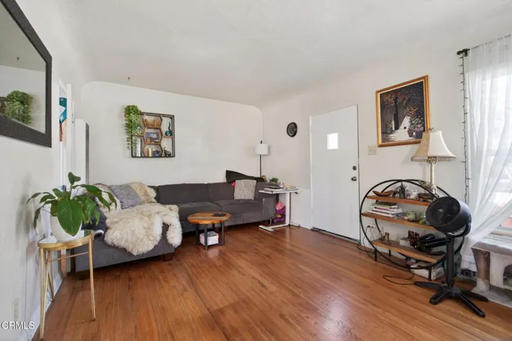 21-web-or-mls-Upmarketmedia_2102Cha-061