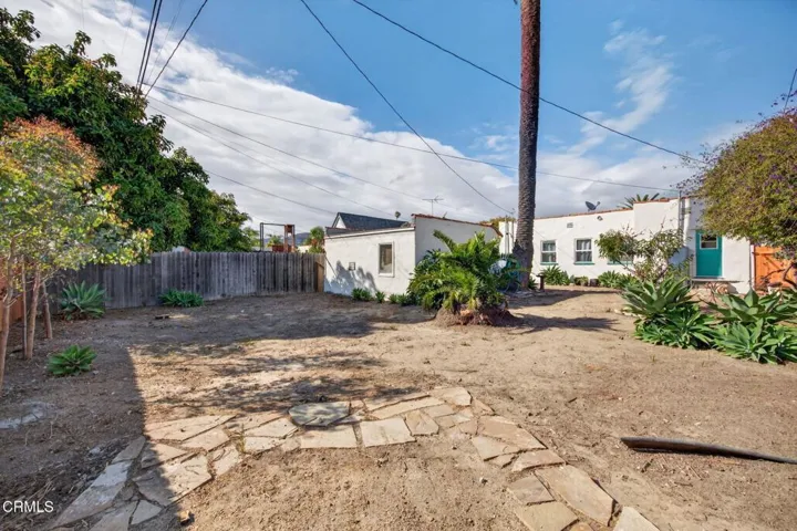 32-web-or-mls-Upmarketmedia_2102Cha-095