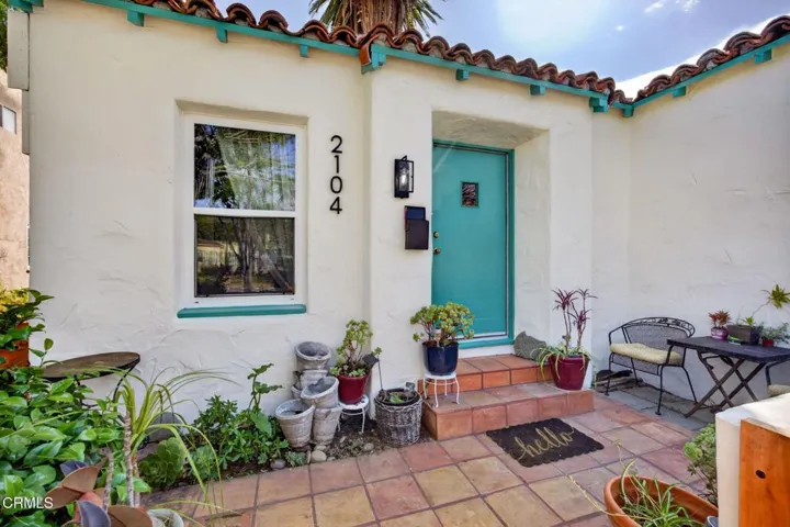 6-web-or-mls-Upmarketmedia_2102Cha-054