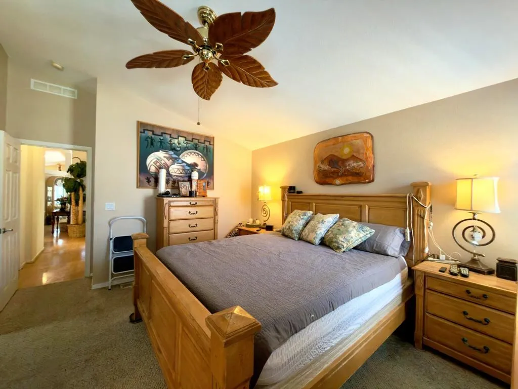 bedroom master
