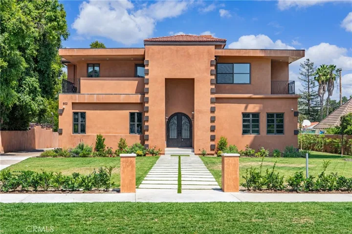 802 Michigan, Pasadena, California 91107