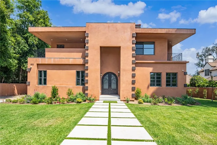 802 Michigan, Pasadena, California 91107