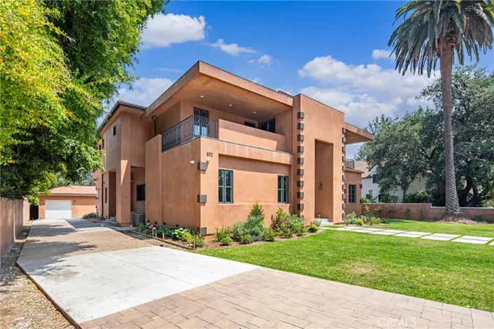 802 Michigan, Pasadena, California 91107