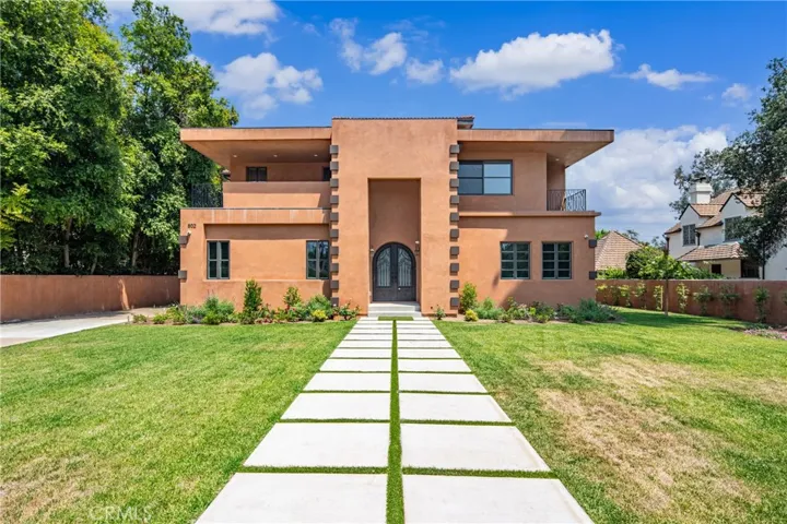 802 Michigan, Pasadena, California 91107