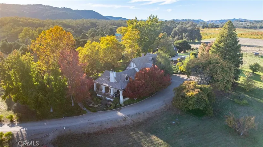 Timeless estate located on the prestigious Vineyard Drive.