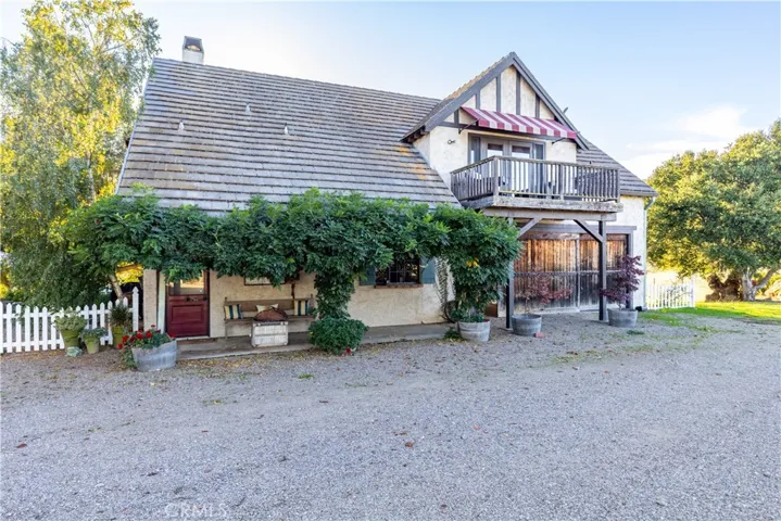 Licensed Carriage House.