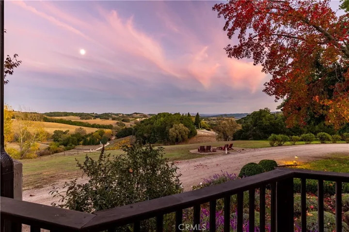 Look at those views, one would never get tired of this spectacular setting.
