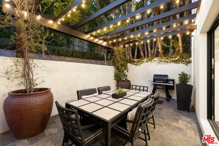 Dining area Patio